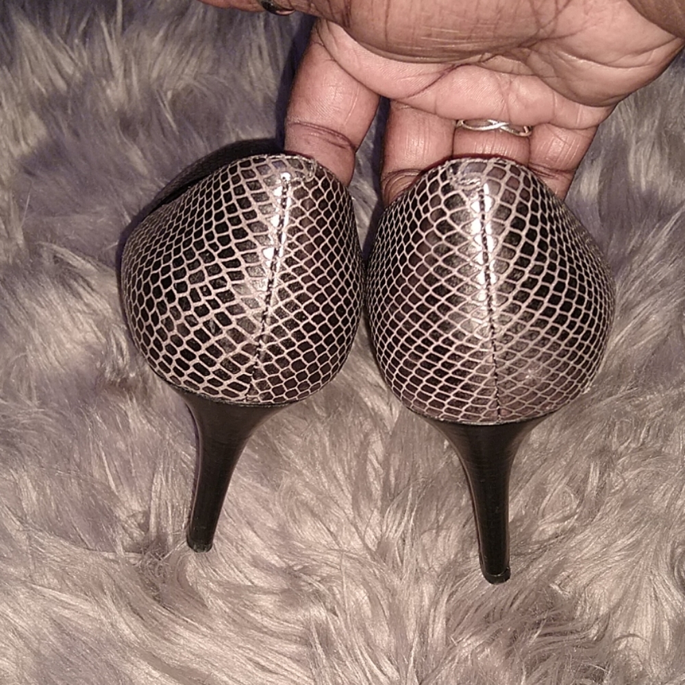 Cole Haan pump - Picture 3 of 3